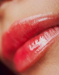 ACARÍCIAME MÁS Volumizing Solid Lip Serum