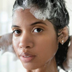 Champú de Yucca & Witch Hazel Deep Moisture Shampoo