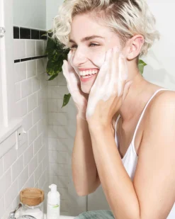 Detox Clarifying Facial Wash