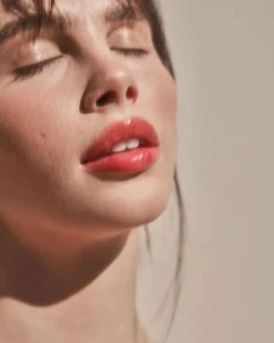 Hydrating Sea Silk Lip Balm Treatment for Anti-Aging and Lip Wrinkles