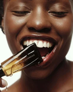 Lipid Lip Hydrating Glossy Oil