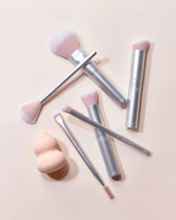 Skin2Skin Classic Fan Brush