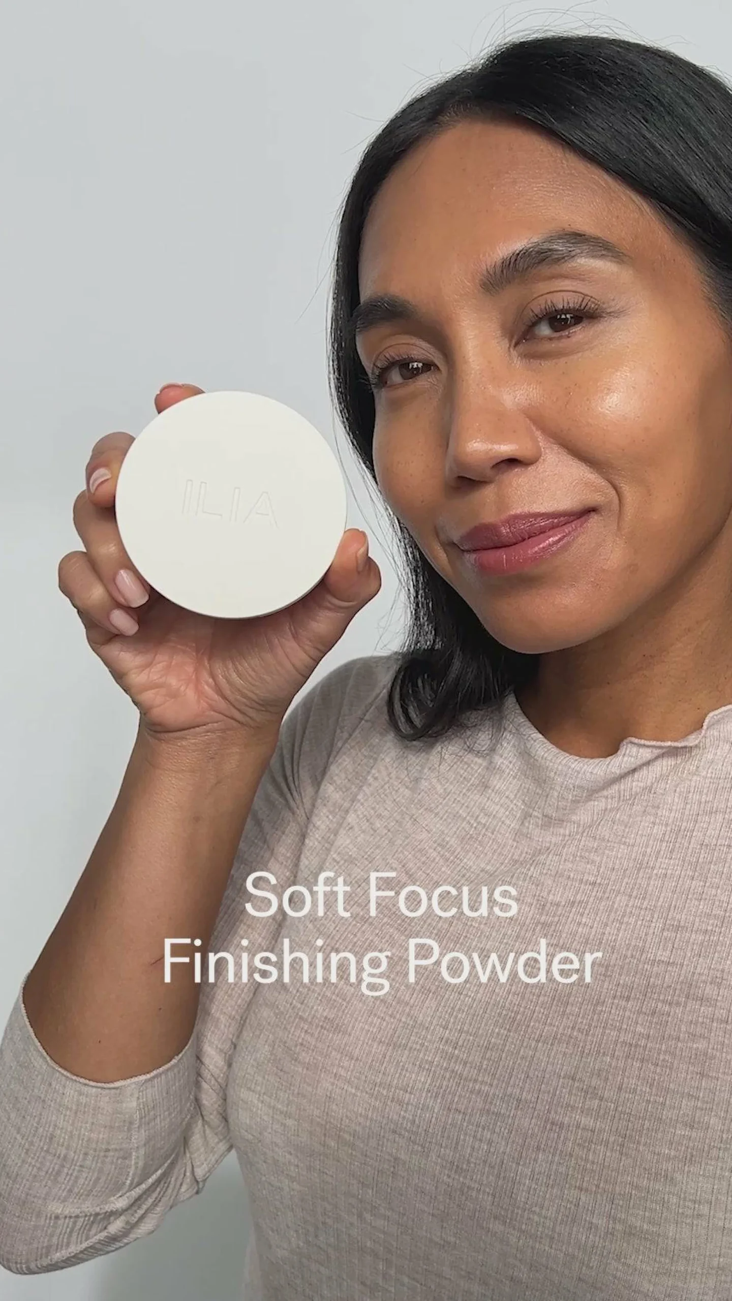Soft Focus Finishing Powder with 12-Hour Shine Control