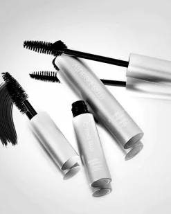 Straight Up™ Volumizing Peptide Mascara