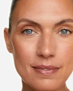 SuperSuede™ Radiant Talc-Free Baked Powder Bronzer